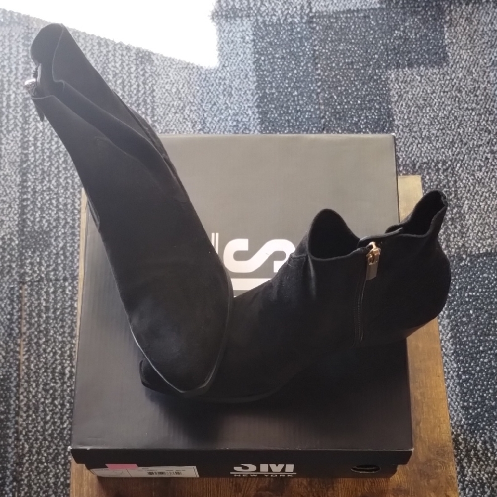 Stylish Black Ankle Boots Sm New York